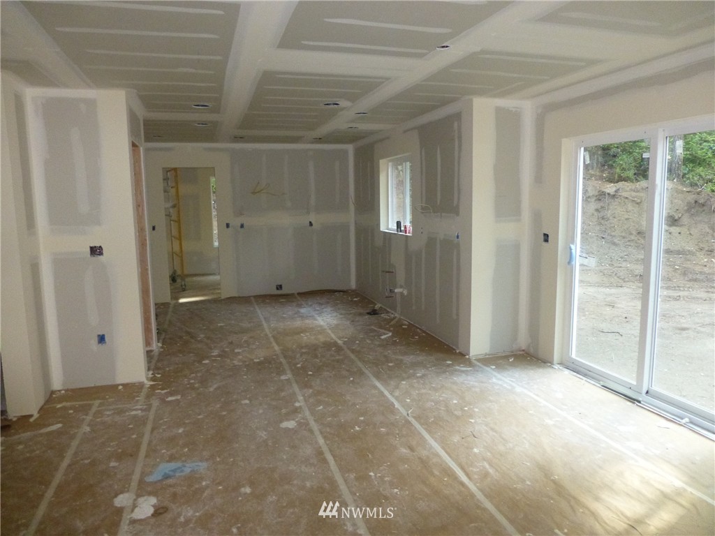 6676 Southeast Fragaria Road Olalla, WA 98359 - Photo 13 of 22 Gallery Image 13