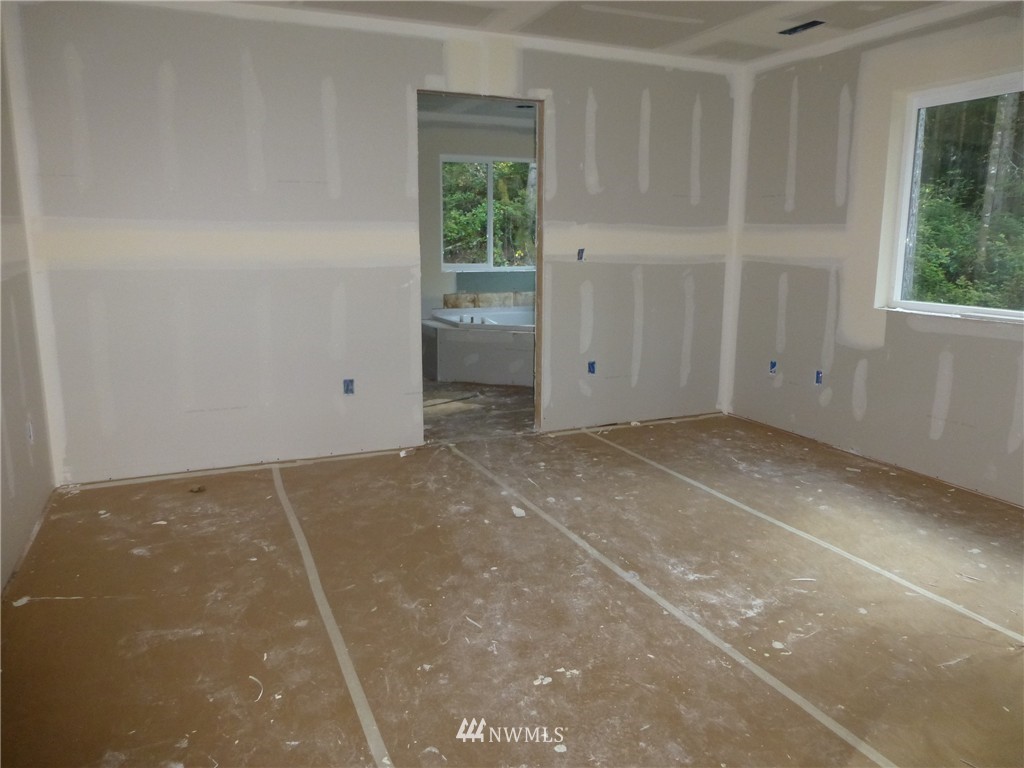 6676 Southeast Fragaria Road Olalla, WA 98359 - Photo 16 of 22 Gallery Image 16