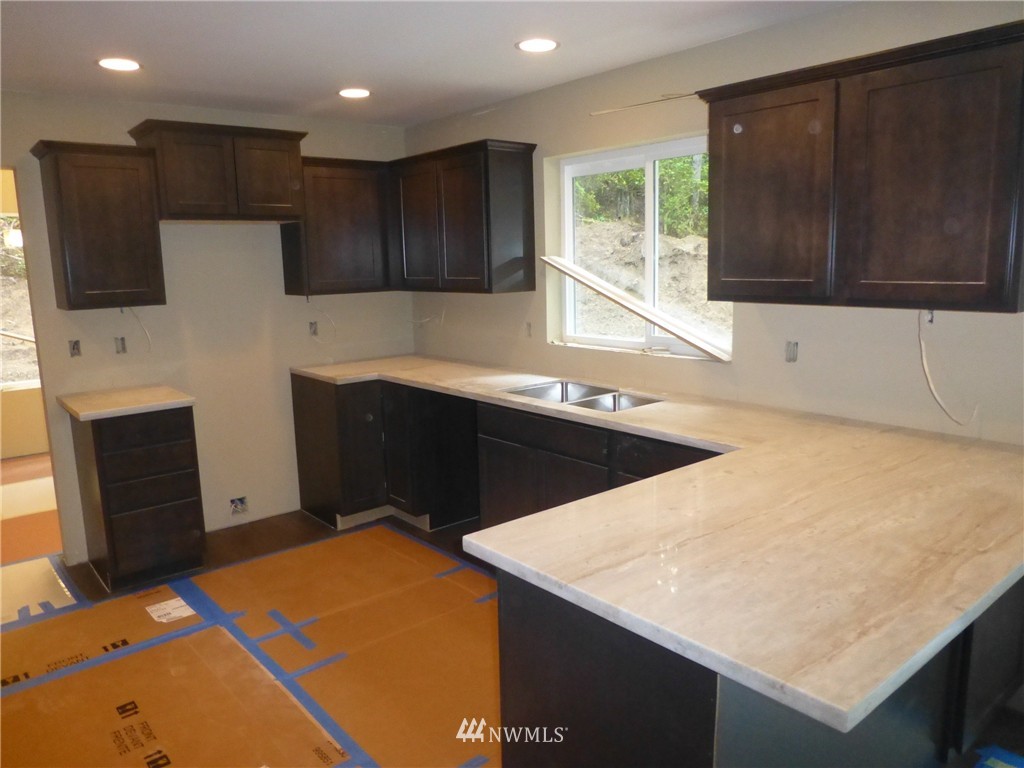 6676 Southeast Fragaria Road Olalla, WA 98359 - Photo 5 of 22 Gallery Image 5