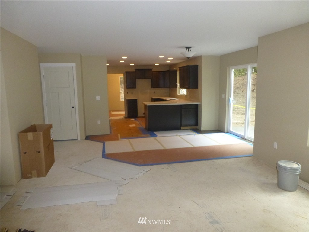 6676 Southeast Fragaria Road Olalla, WA 98359 - Photo 9 of 22 Gallery Image 9