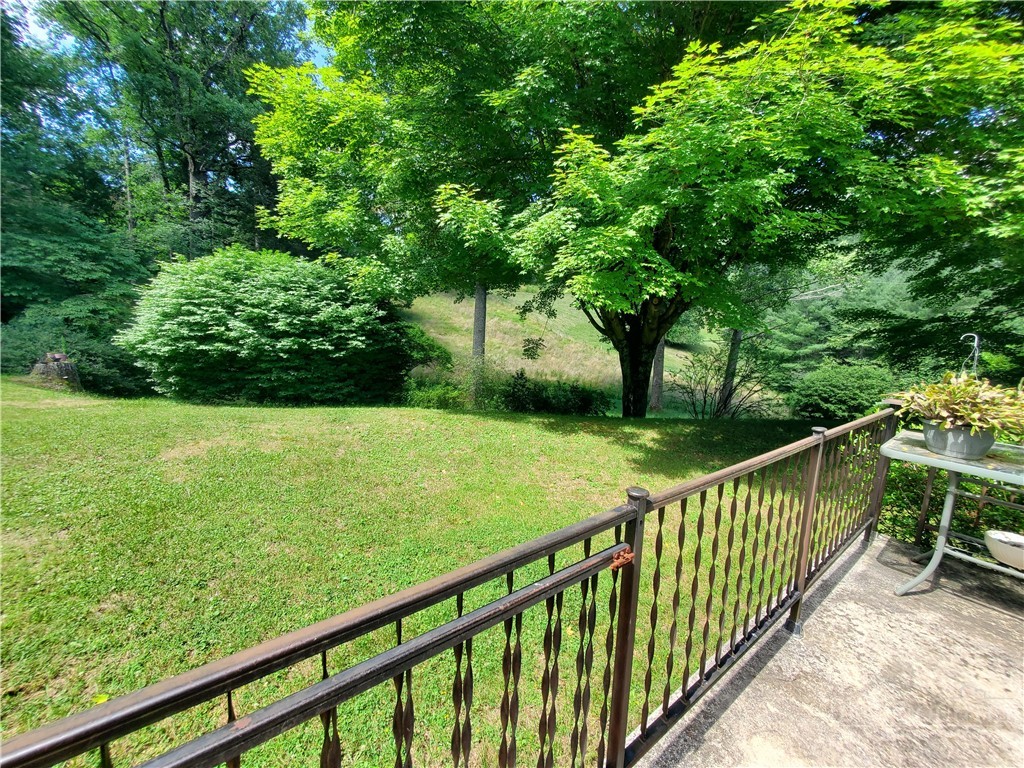 886 Hanging Rock Road Spruce Pine, NC 28777 - Photo 14 of 50