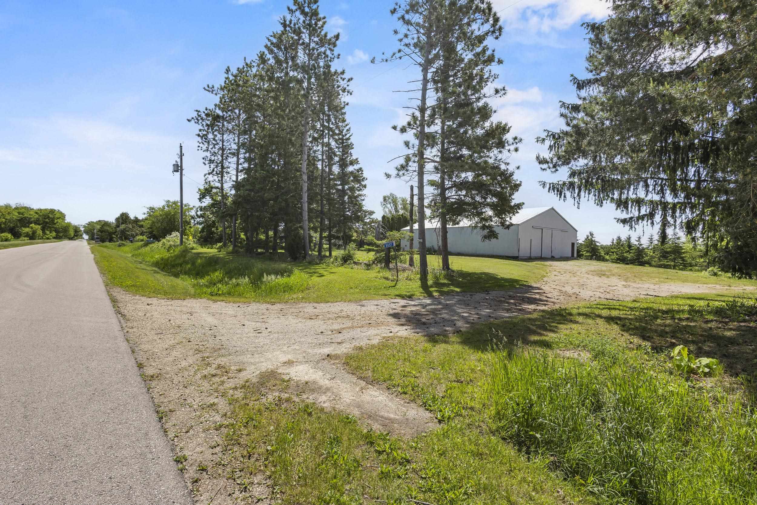 8557 Liberty School Road Omro, WI 54963 - Photo 3 of 14