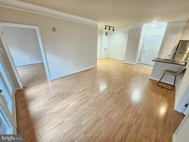 $2,150 | 501 Hungerford Drive, Unit 218, Rockville, MD 20850