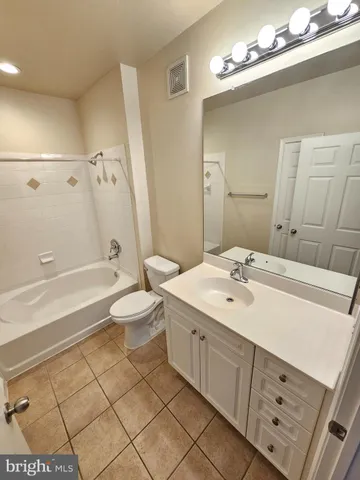 $2,150 | 501 Hungerford Drive, Unit 218, Rockville, MD 20850