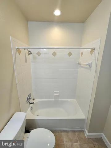 $2,150 | 501 Hungerford Drive, Unit 218, Rockville, MD 20850