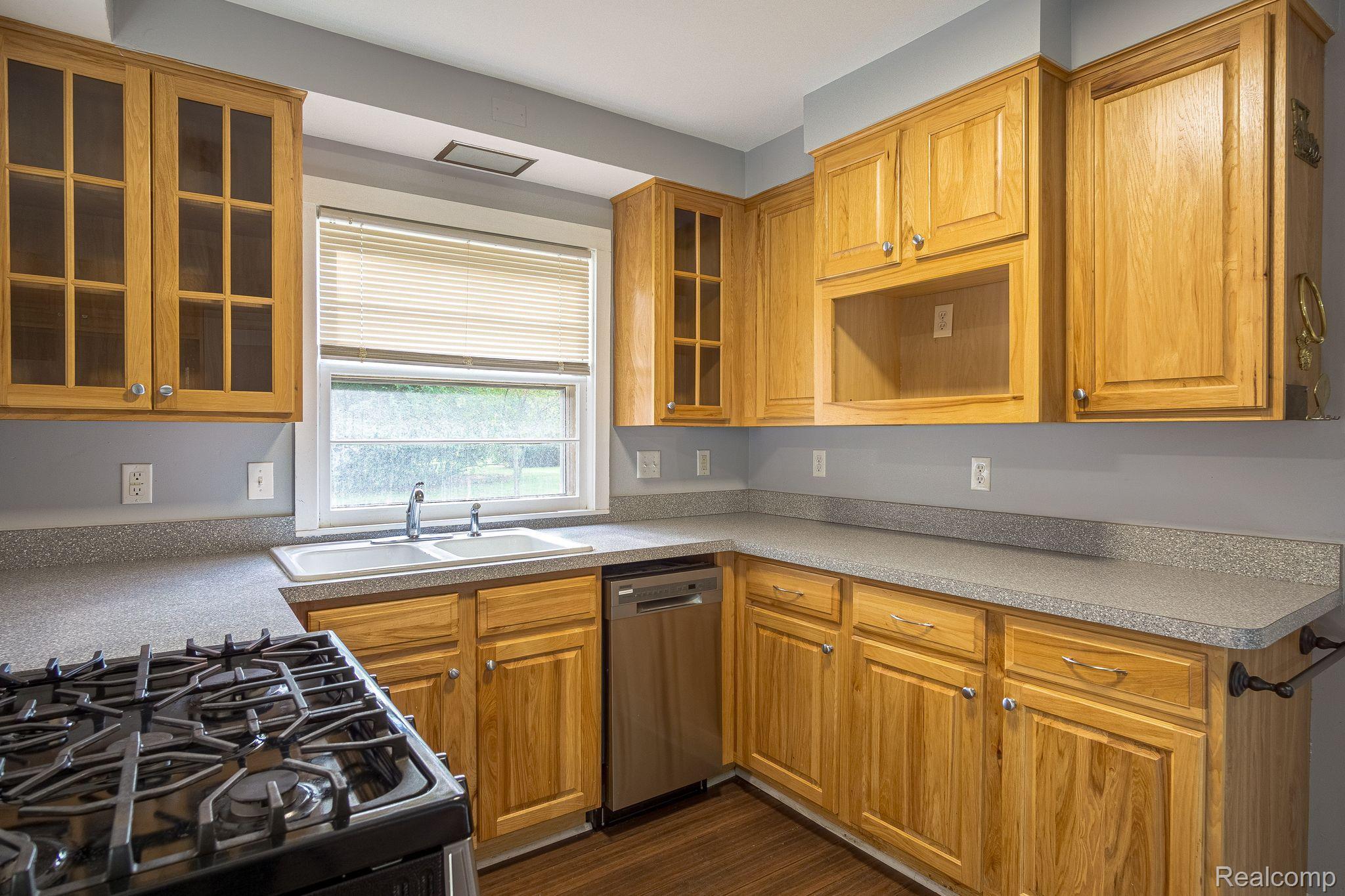 2281 Lancaster Road Bloomfield Hills, MI 48302 - Photo 9 of 37 Gallery Image 9