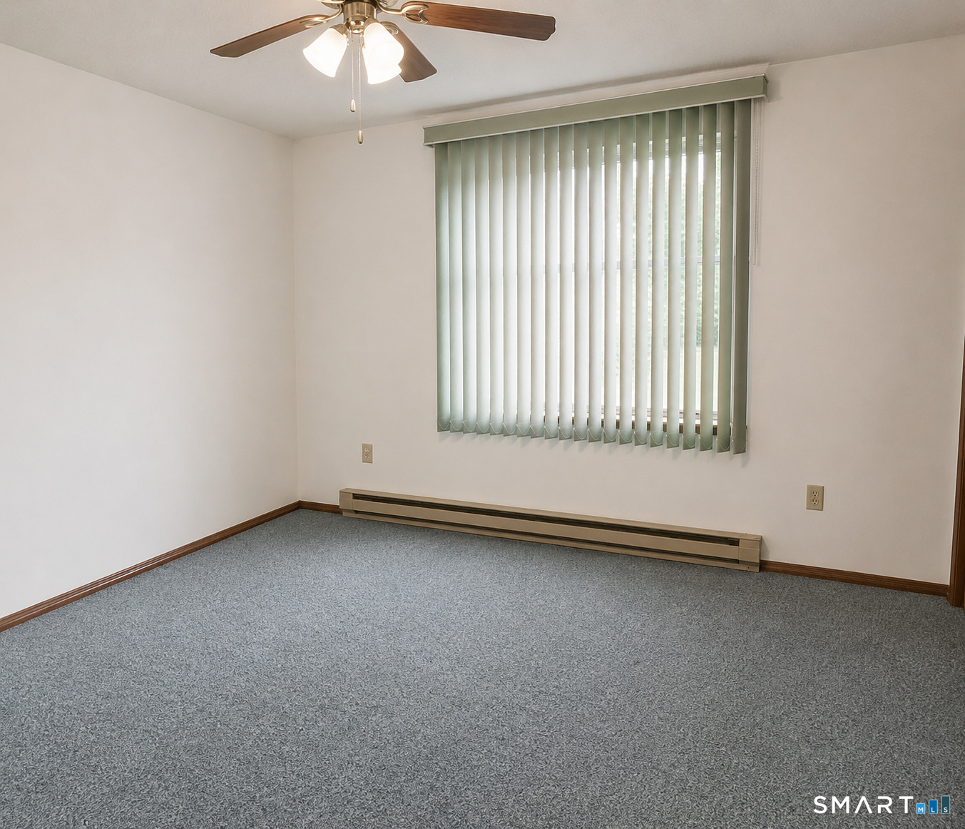 975 Meriden Road, Unit 101 Waterbury, CT 06705 - Photo 21 of 28 an empty room with a window