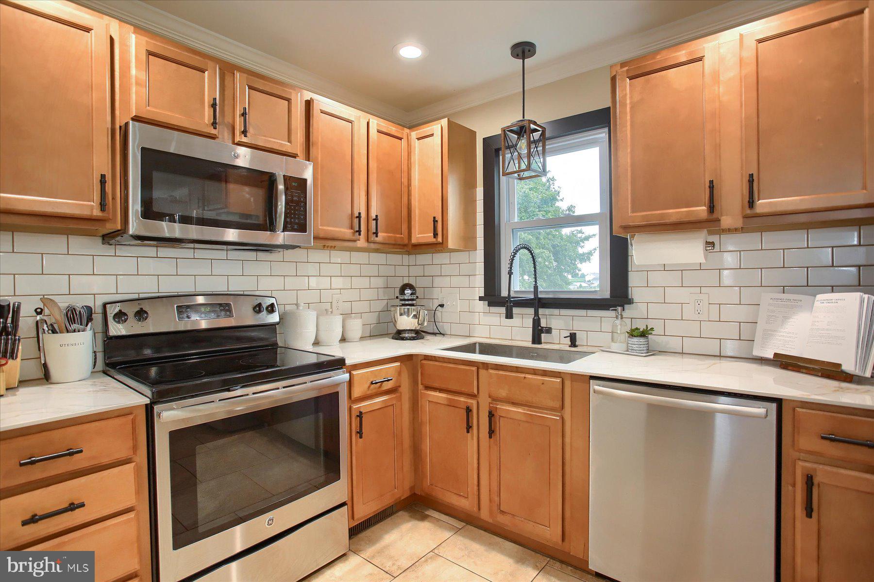 711 Landisville Road Manheim, PA 17545 - Photo 12 of 50 Gallery Image 12