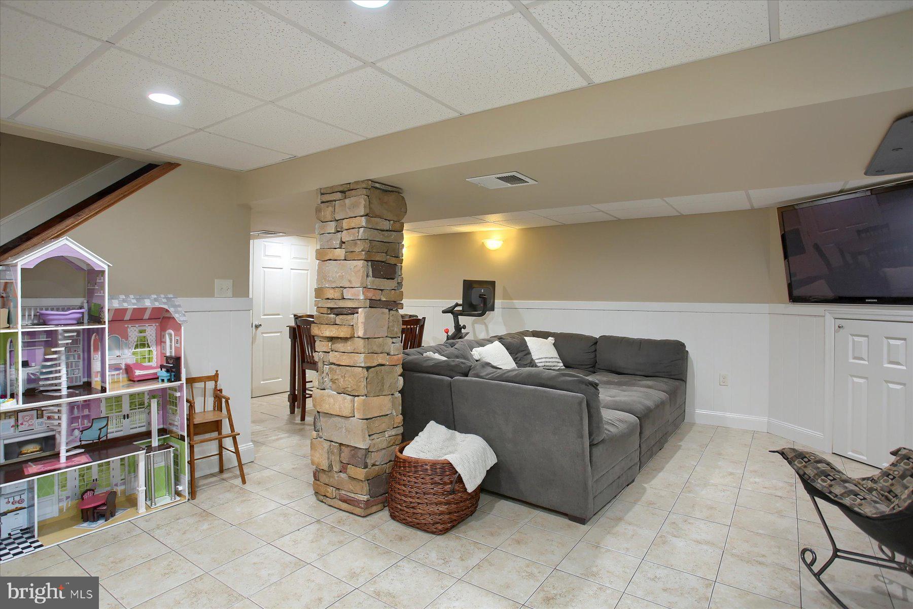 711 Landisville Road Manheim, PA 17545 - Photo 30 of 50 Family Room