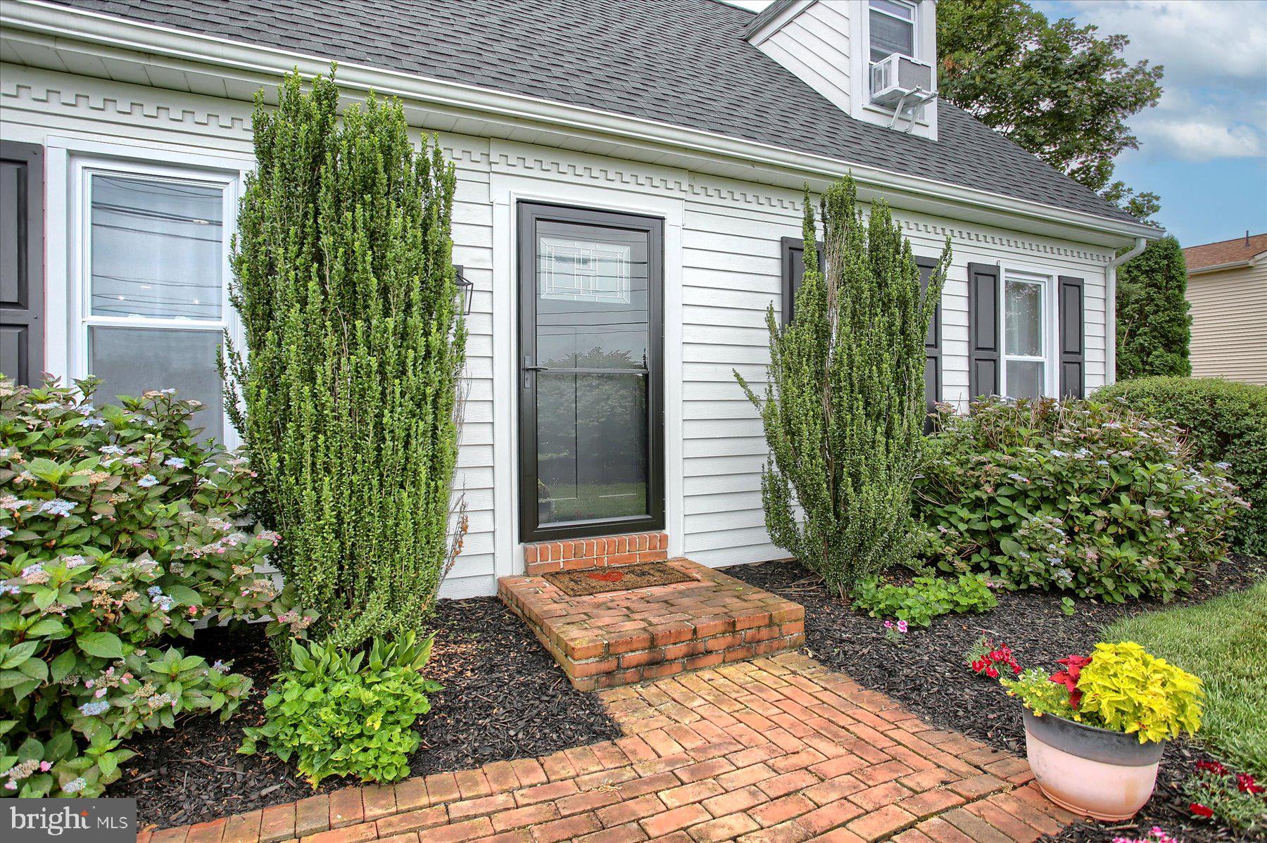 711 Landisville Road Manheim, PA 17545 - Photo 4 of 50 Gallery Image 4