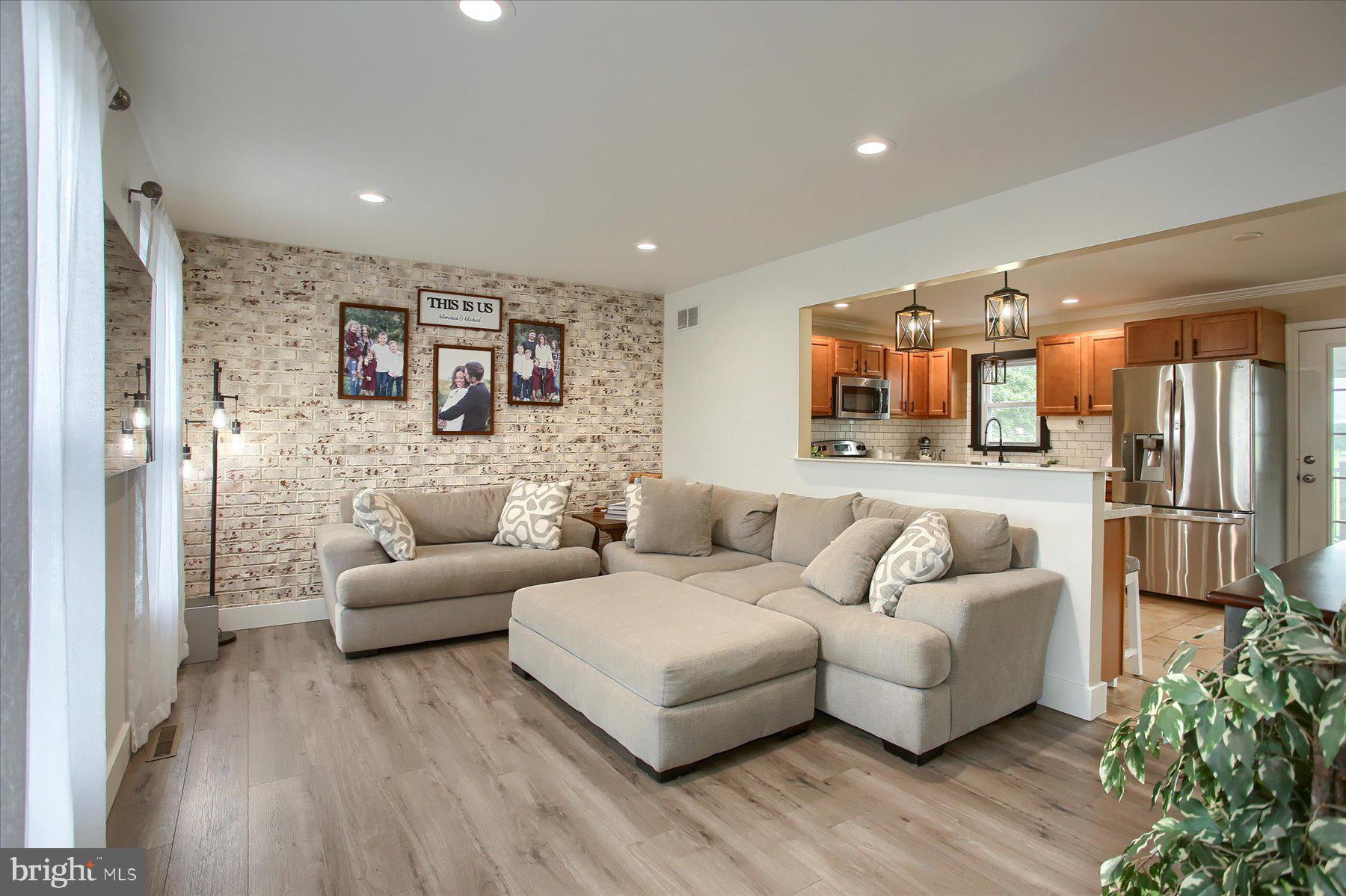 711 Landisville Road Manheim, PA 17545 - Photo 6 of 50 1st Floor Family Room