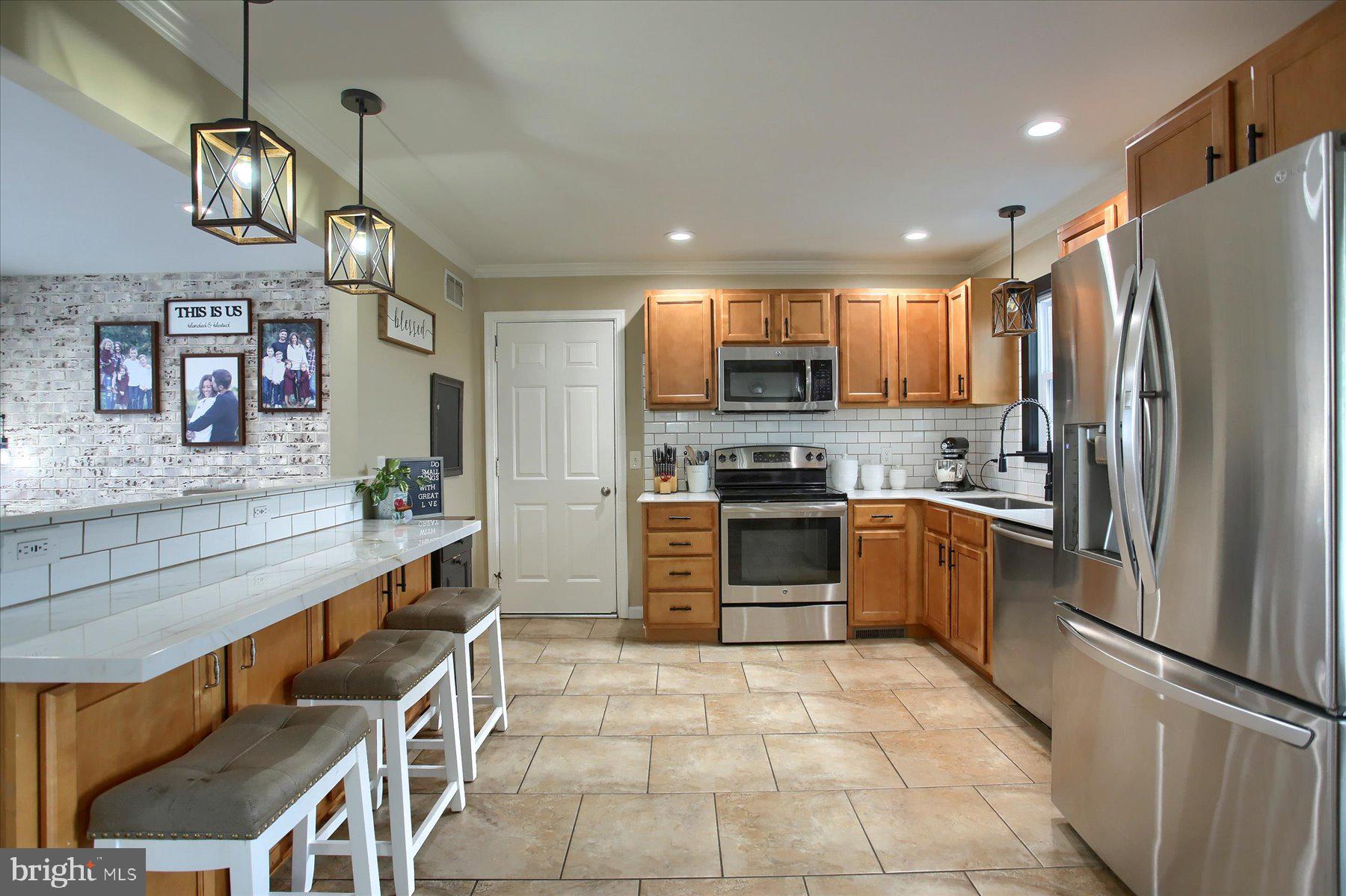 711 Landisville Road Manheim, PA 17545 - Photo 10 of 50 Space Galore in This Kitchen