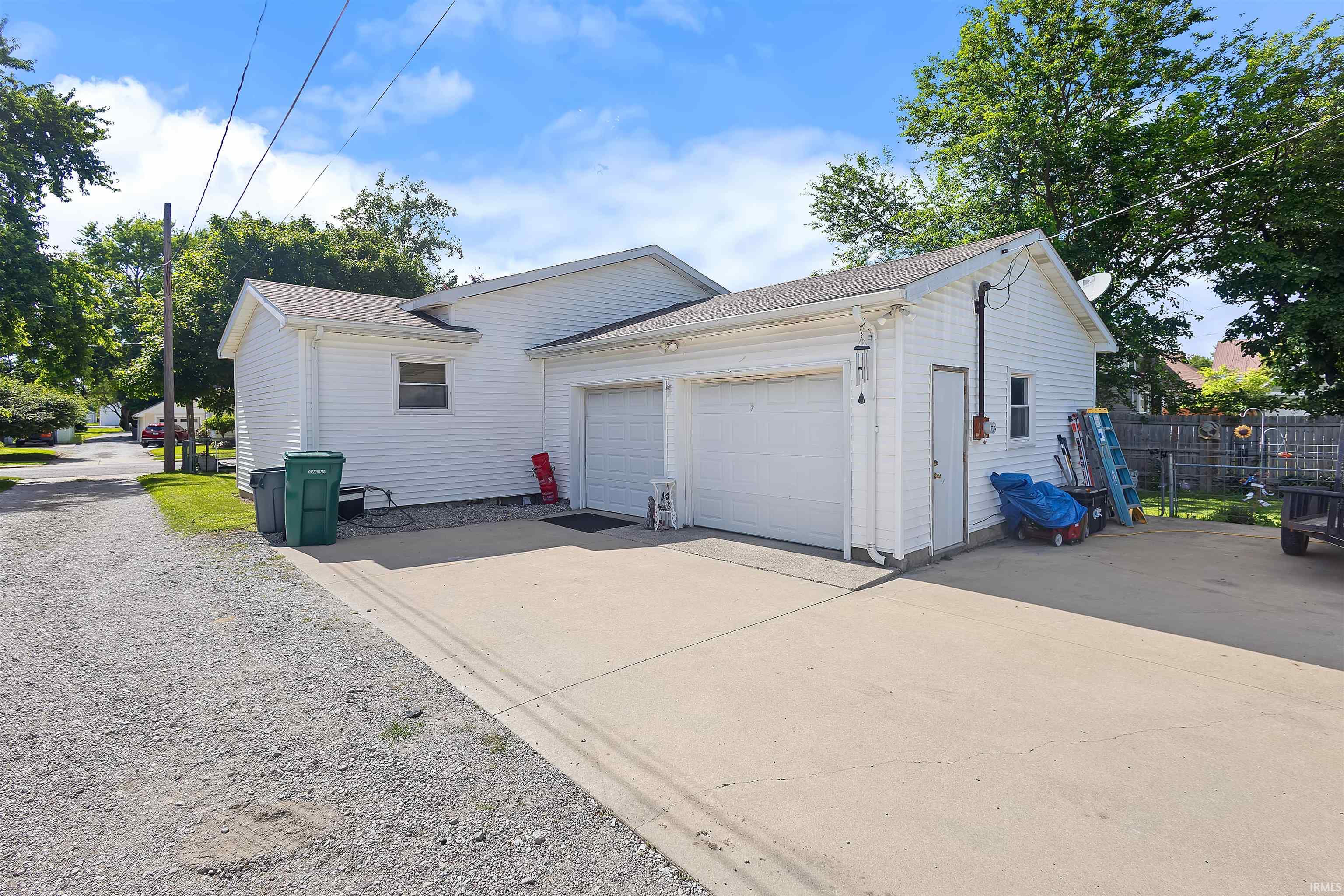 608 South Center Street Flora, IN 46929 - Photo 3 of 28