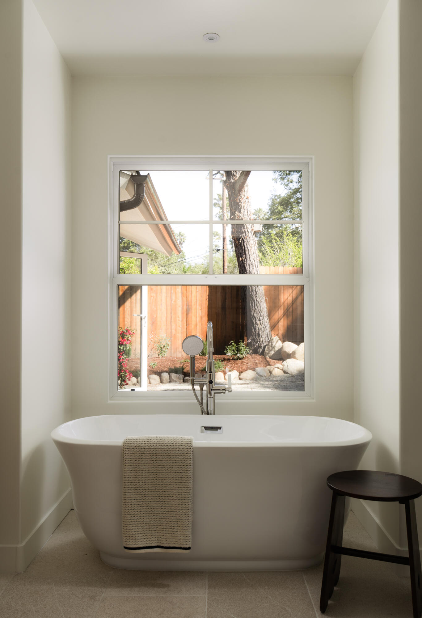 516 Alan Road Santa Barbara, CA 93109 - Photo 11 of 34 12. PrimaryBathroom