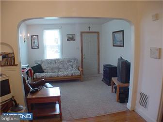 8205 Leon Street Philadelphia, PA 19136 - Photo 2 of 12 Living Room