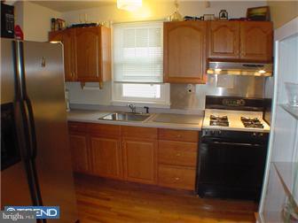 8205 Leon Street Philadelphia, PA 19136 - Photo 5 of 12 Kitchen
