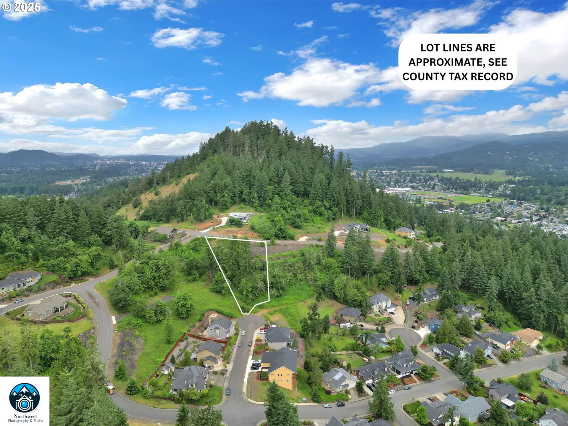 Forest Ridge Springfield, OR 97478 - Photo 2 of 22 a view of a city