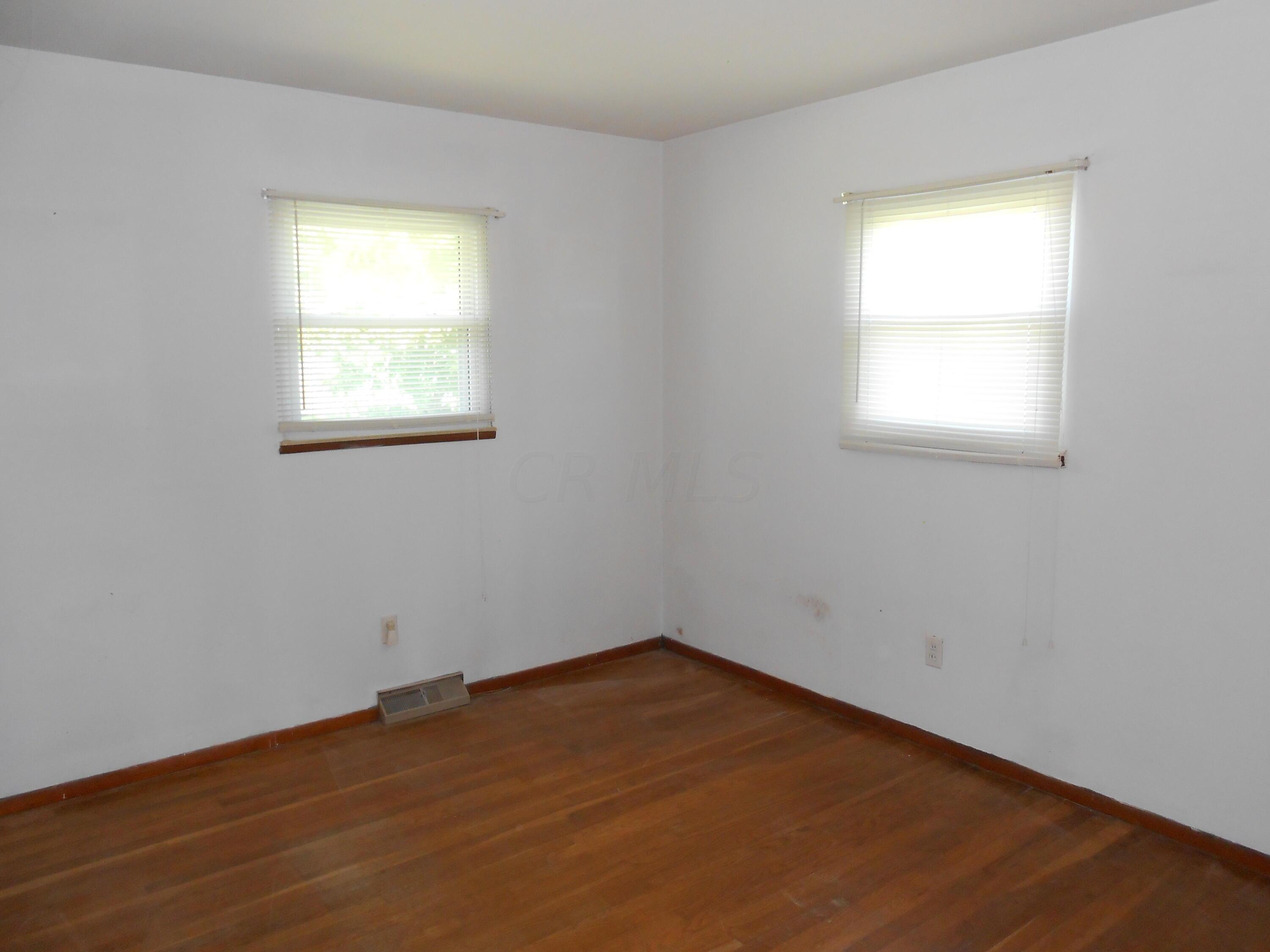 7077 Fairmount Road Newark, OH 43056 - Photo 12 of 25 DSCN9543