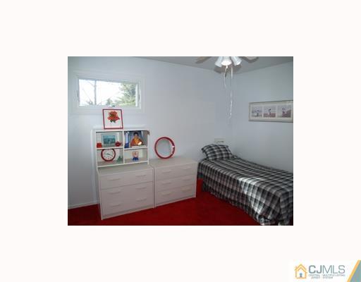 6 Taylor Road Princeton, NJ 08540 - Photo 8 of 10 a hallway with a bench in it