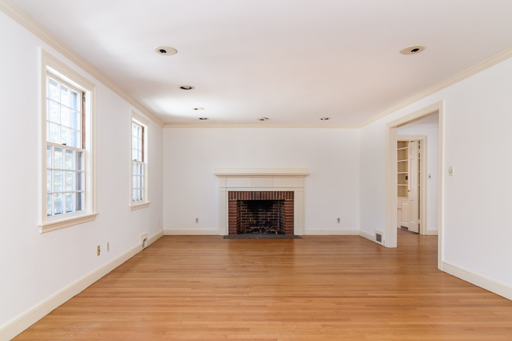 162 Hampshire Road Wellesley, MA 02481 - Photo 3 of 14