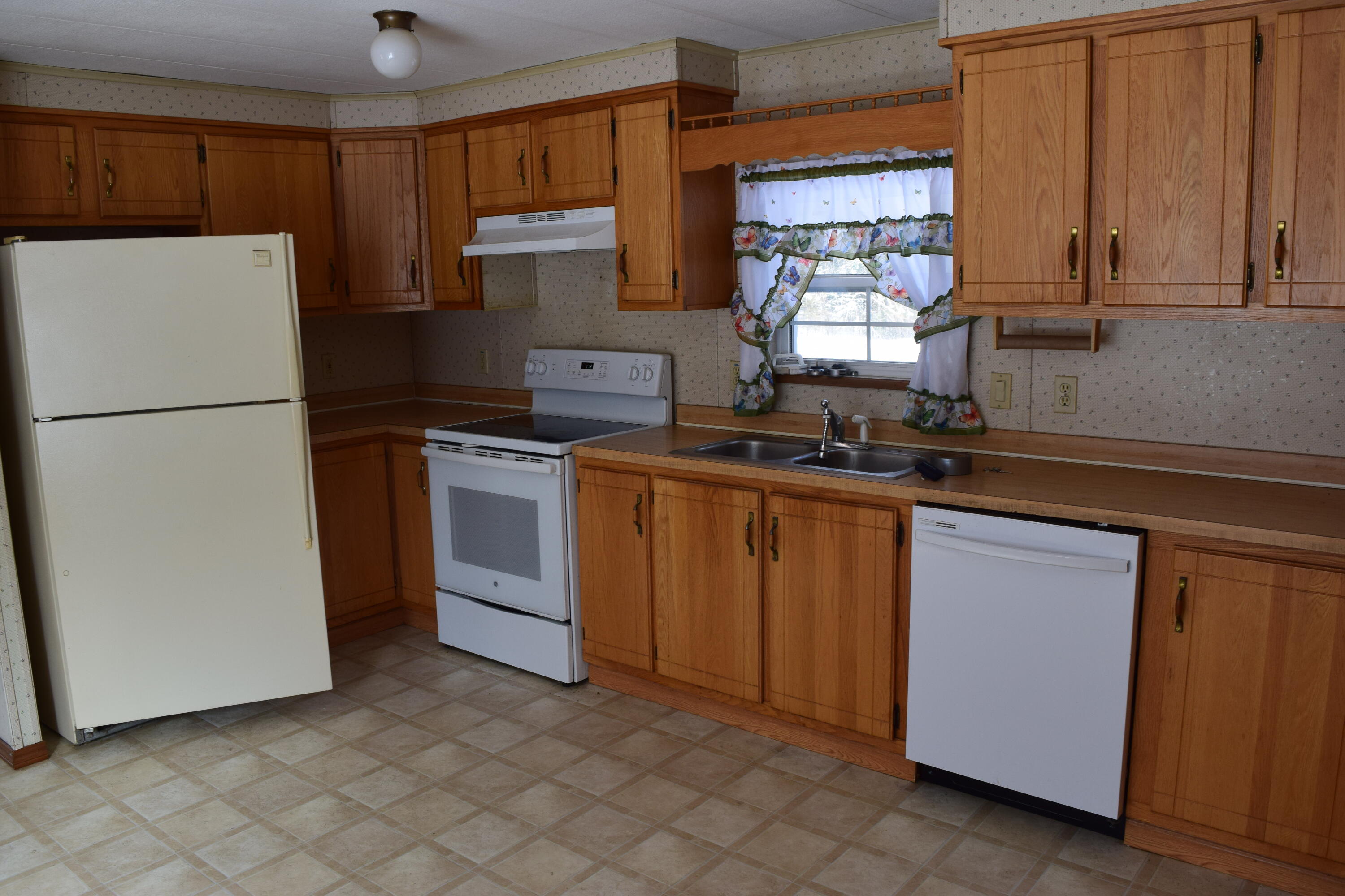 861 Waltham Road Ellsworth, ME 04605 - Photo 5 of 17 DSC_0371