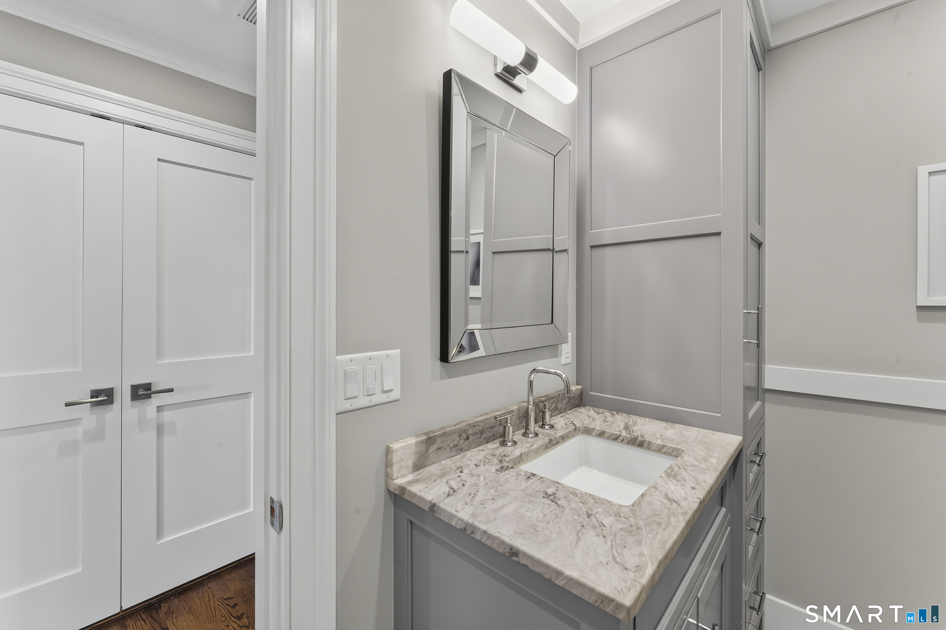 679 Fairfield Beach Road, Unit 679 Fairfield, CT 06824 - Photo 27 of 38 Hall Bath.
