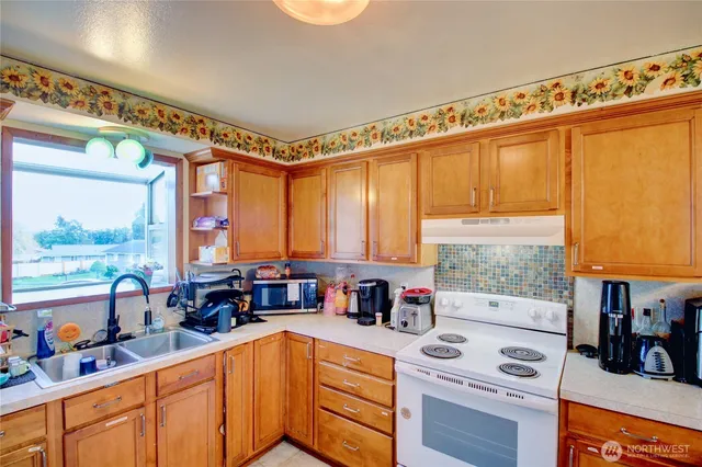 $479,900 | 388 Northwest 11th Avenue, Oak Harbor, WA 98277