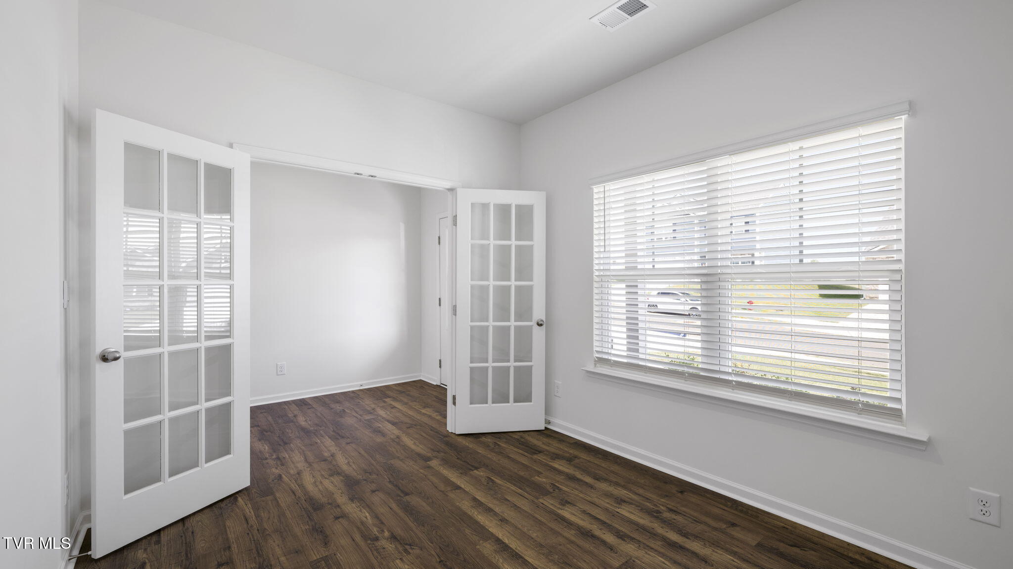 519 Fieldcrest Road Blountville, TN 37617 - Photo 11 of 48 14-web-or-mls-DSC_4596