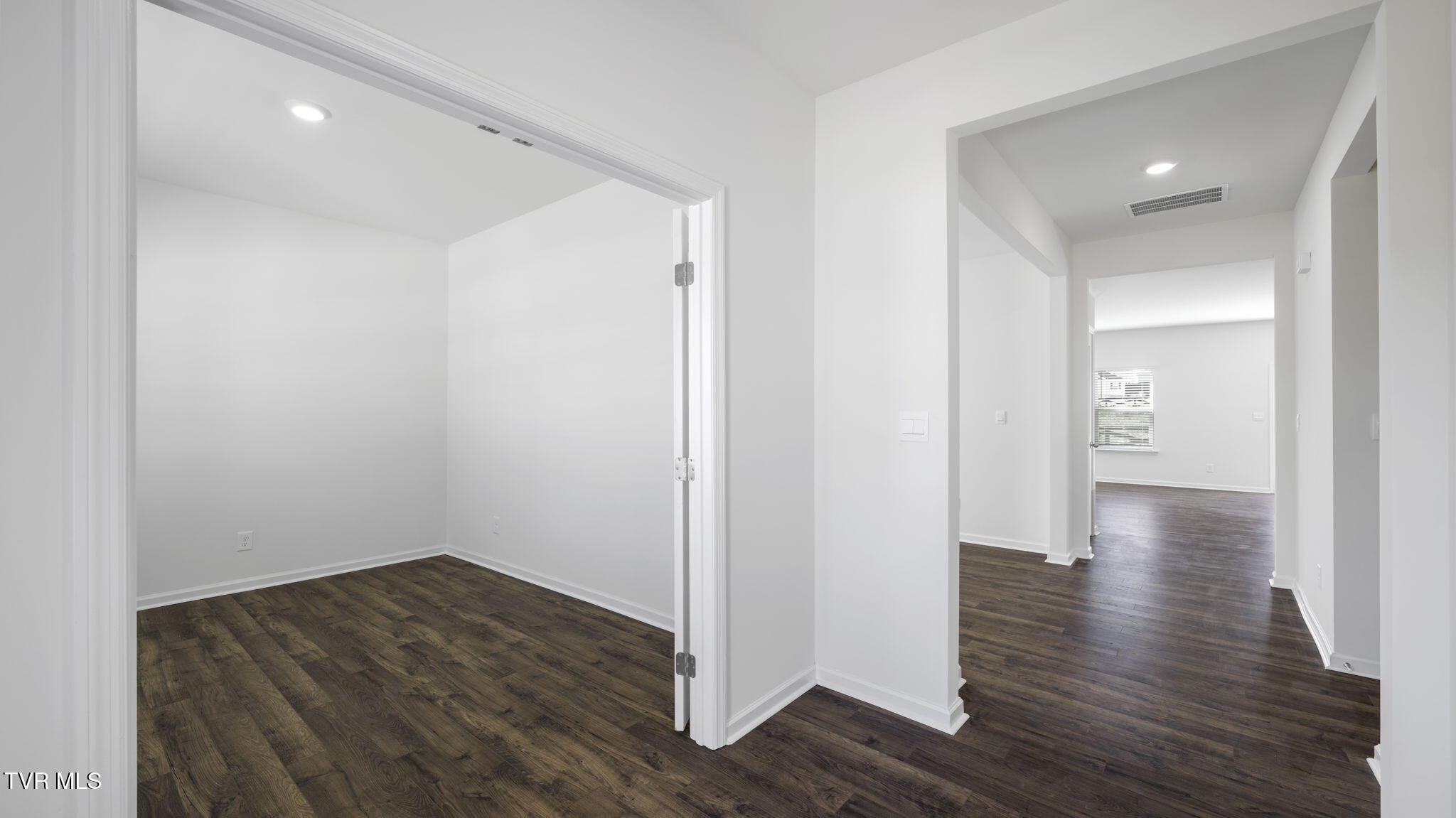 519 Fieldcrest Road Blountville, TN 37617 - Photo 9 of 48 12-web-or-mls-DSC_4590