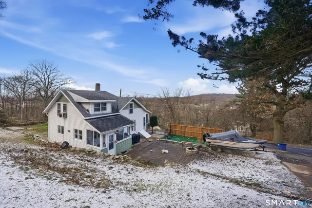 $323,000 | 17 Spruce Street, Vernon, CT 06066