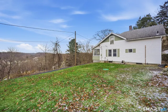 $323,000 | 17 Spruce Street, Vernon, CT 06066