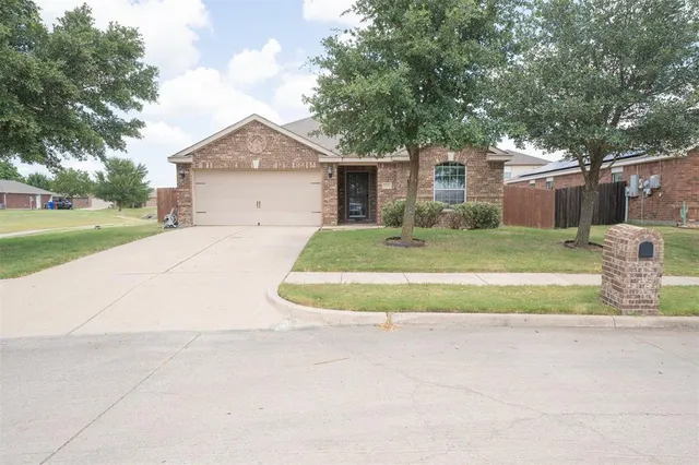 $1,975 | 3108 Overstreet Lane, Royse City, TX 75189