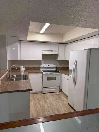 $2,200 | 3610 North 56th Avenue, Unit 205, Hollywood, FL 33021