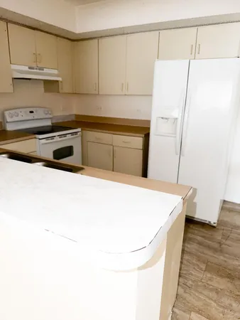 $2,000 | 3610 North 56th Avenue, Unit 205, Hollywood, FL 33021