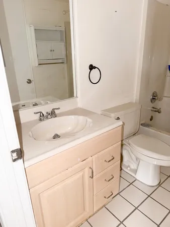 $1,950 | 3610 North 56th Avenue, Unit 205, Hollywood, FL 33021