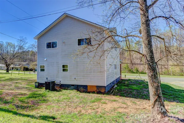 $375,000 | 902 North Mountain Street, Cherryville, NC 28021