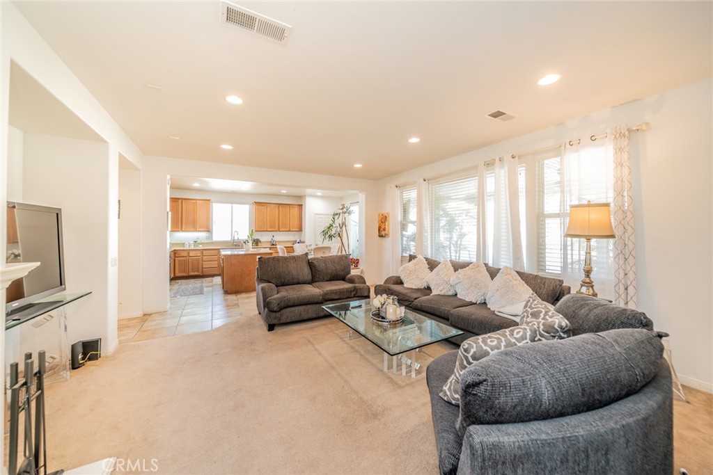 32764 Lambeth Street Winchester, CA 92596 - Photo 11 of 45 Living Room