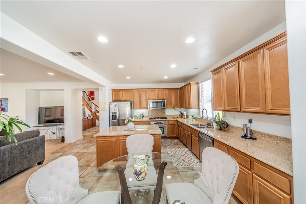 32764 Lambeth Street Winchester, CA 92596 - Photo 12 of 45