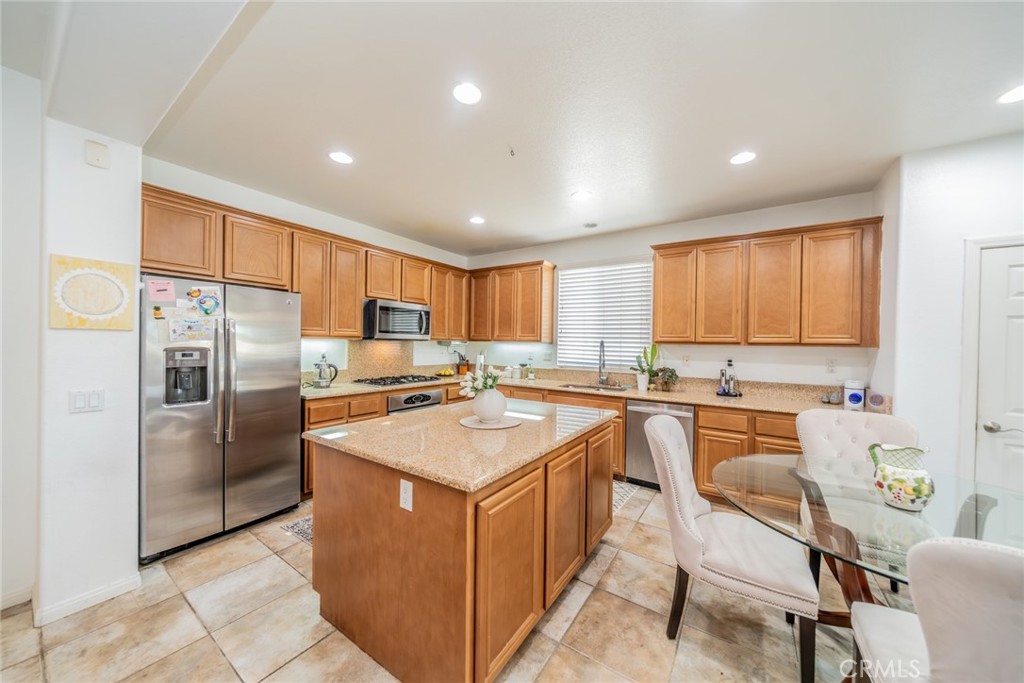 32764 Lambeth Street Winchester, CA 92596 - Photo 13 of 45