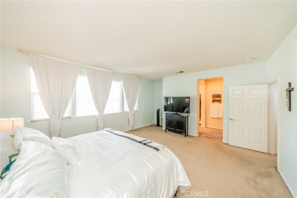 32764 Lambeth Street Winchester, CA 92596 - Photo 29 of 45 Primary suite