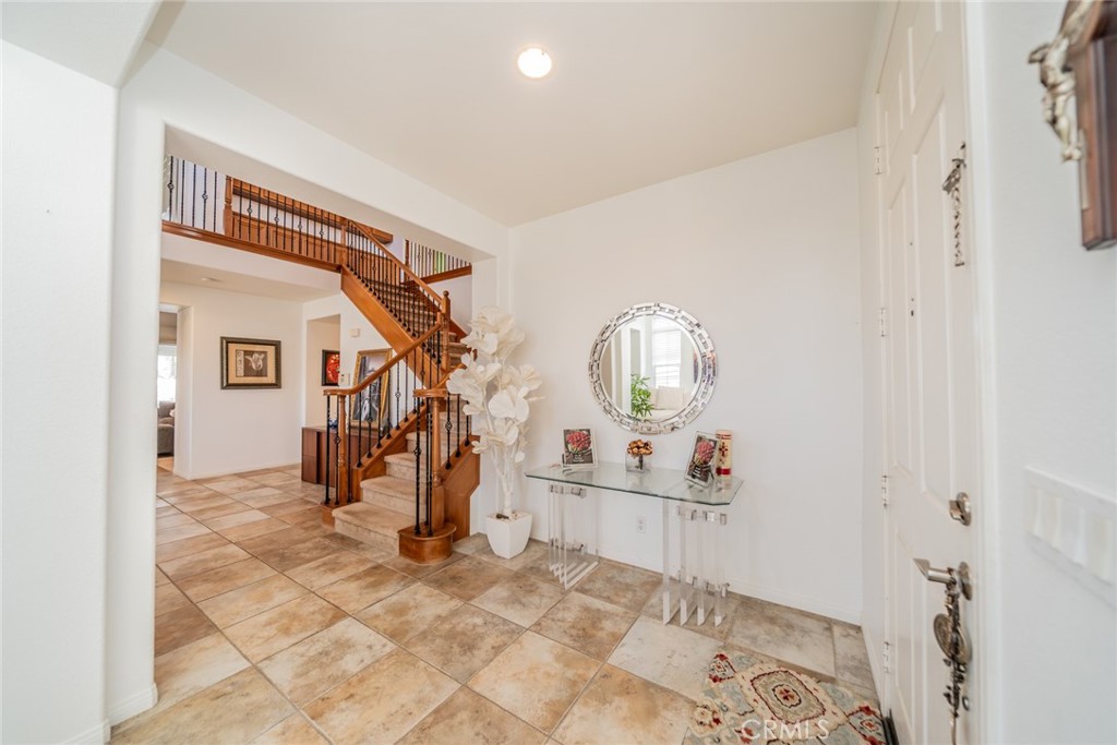 32764 Lambeth Street Winchester, CA 92596 - Photo 4 of 45 Entry