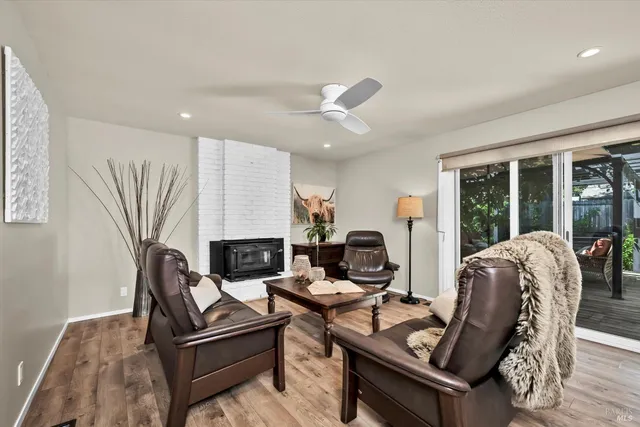 $1,095,000 | 1183 Mountain View Circle, Napa, CA 94558