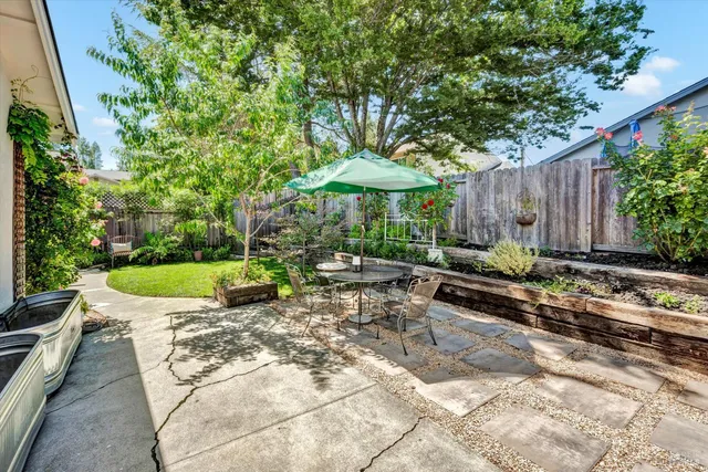 $1,095,000 | 1183 Mountain View Circle, Napa, CA 94558