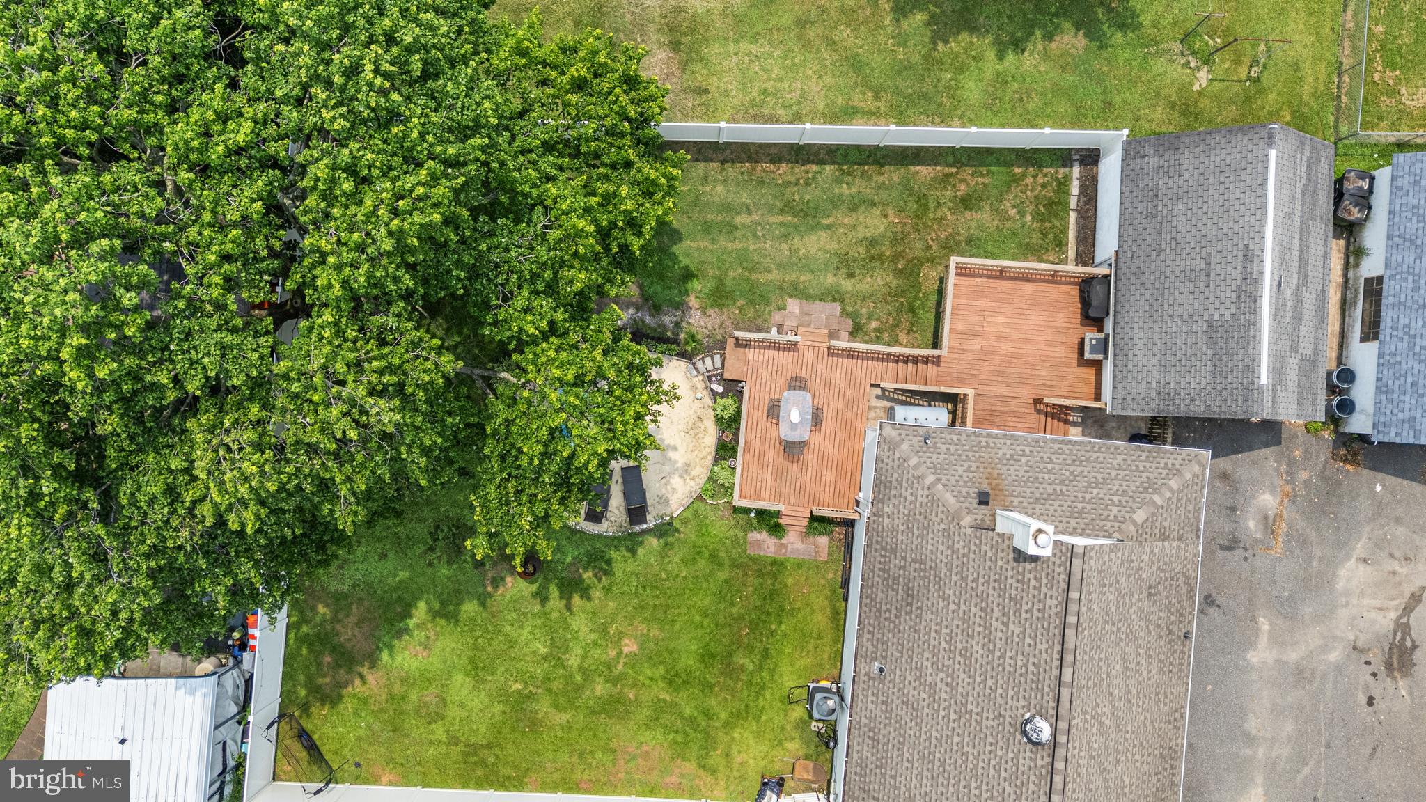 8011 Shore Road Baltimore, MD 21219 - Photo 35 of 39 Gallery Image 35