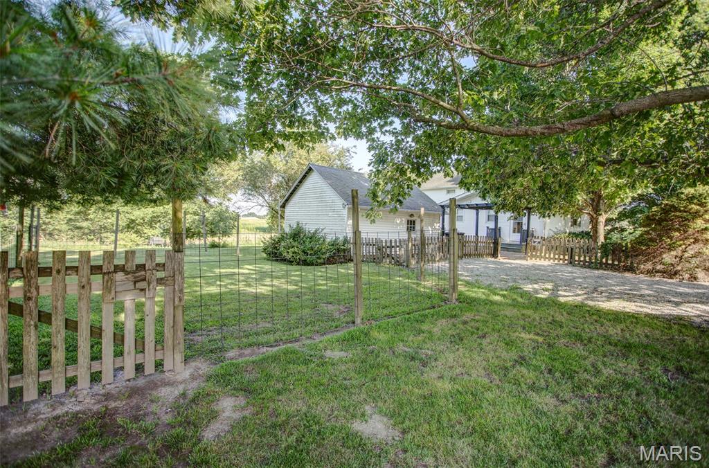 6063 Seiler Road Dorsey, IL 62021 - Photo 24 of 80
