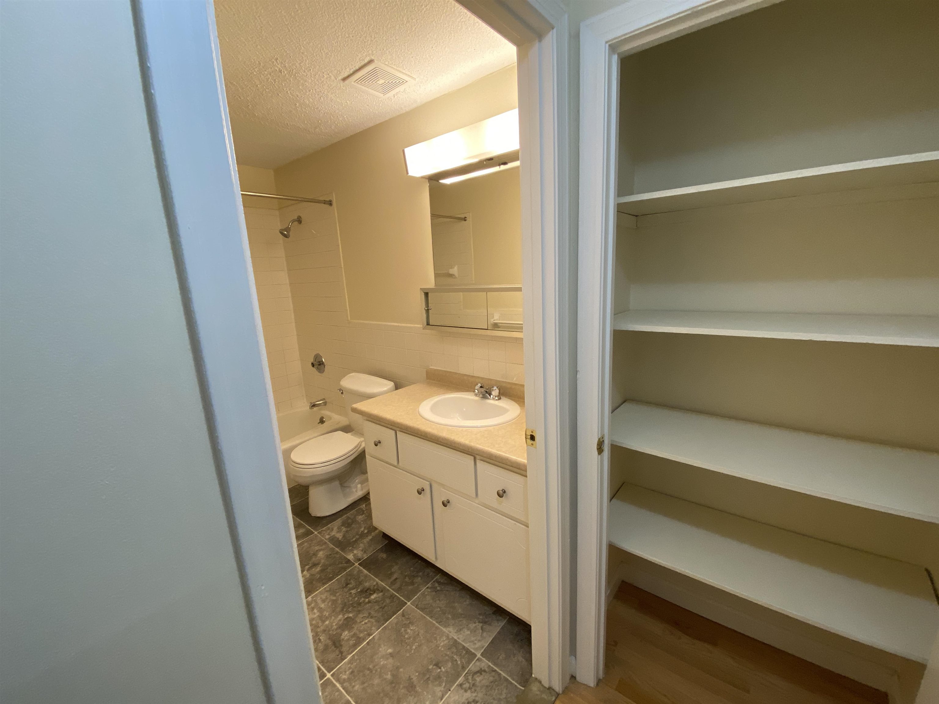 29 Capron Road, Unit 19 Milford, NH 03055 - Photo 21 of 40