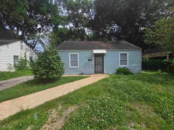 $1,095 | 4047 Chelsea Avenue, Memphis, TN 38108