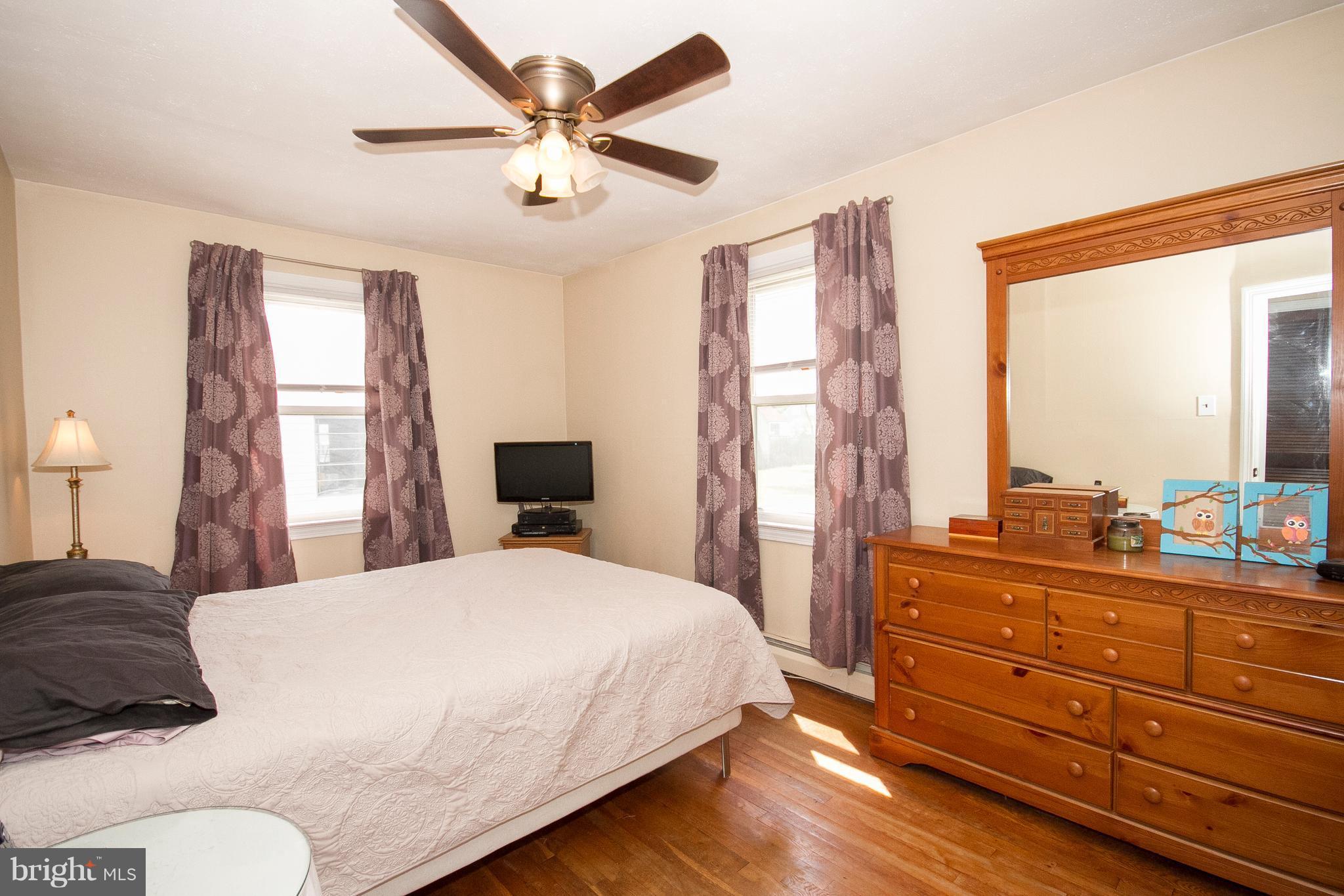 809 North Woodlynn Road Baltimore, MD 21221 - Photo 9 of 23 Bedroom