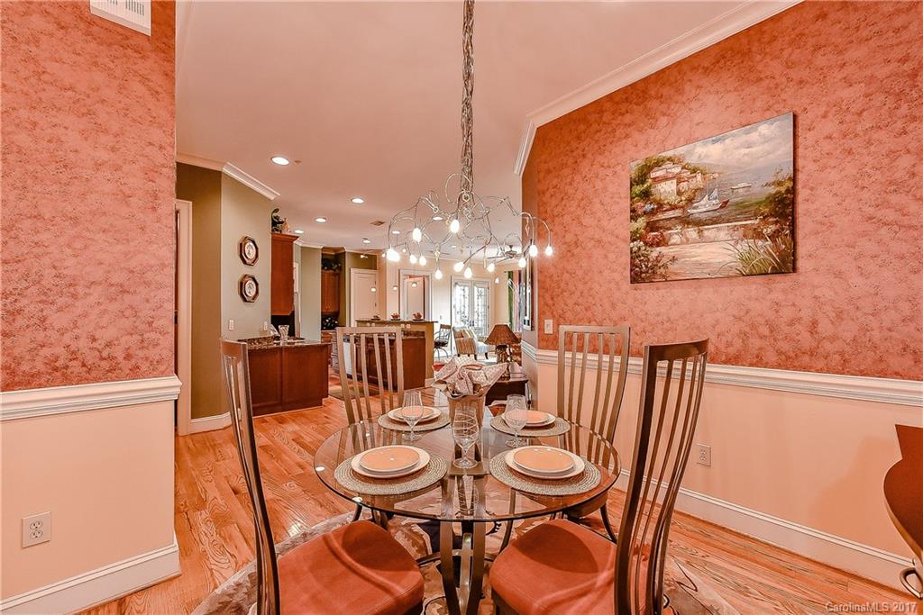 271 Queens Road, Unit 271 Charlotte, NC 28204 - Photo 11 of 24 Gallery Image 11