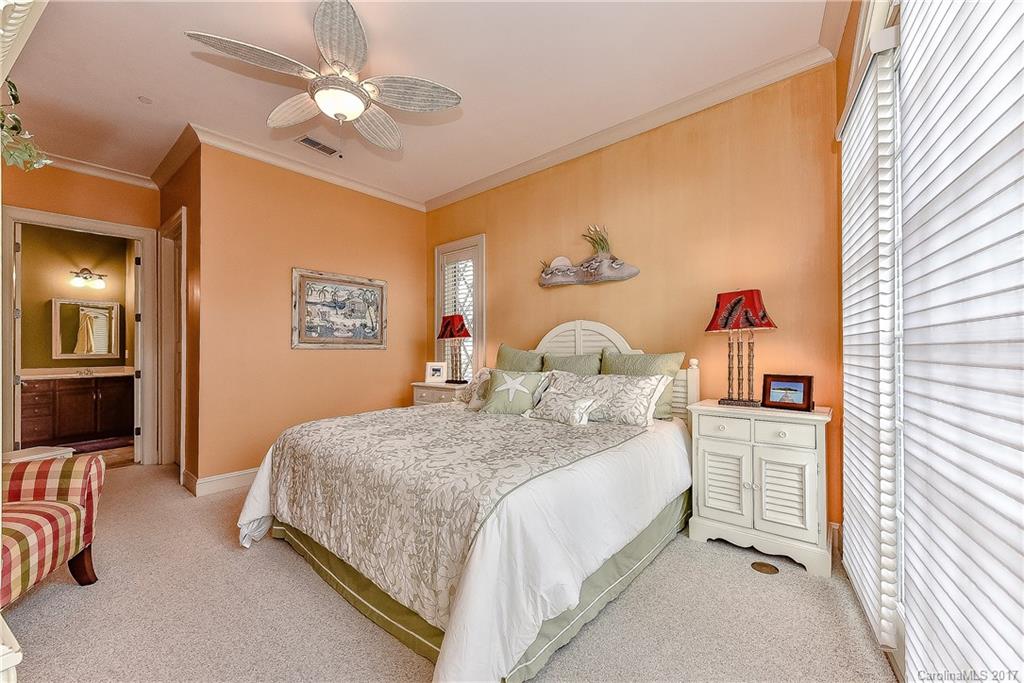 271 Queens Road, Unit 271 Charlotte, NC 28204 - Photo 14 of 24 Gallery Image 14